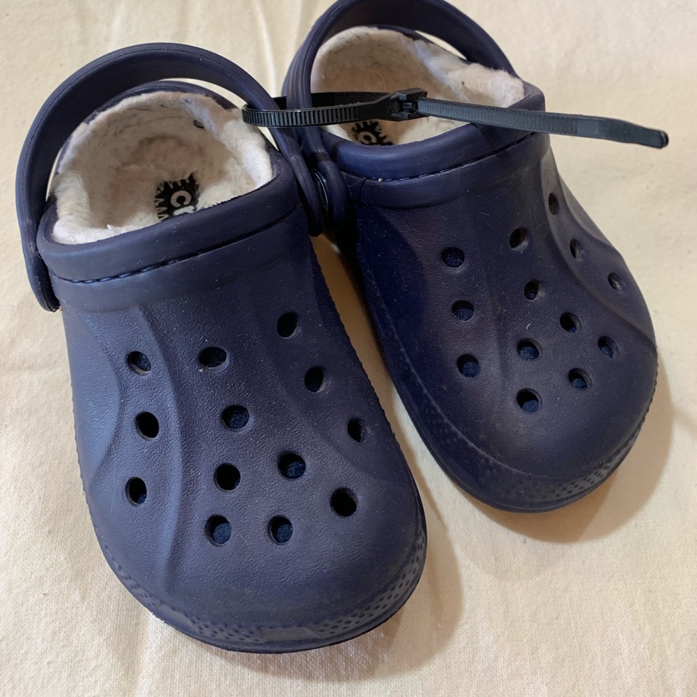 Insulated Toddler Crocs, Size 7